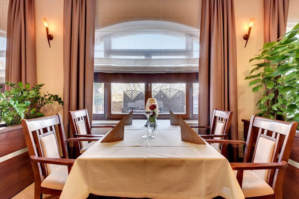stół w restauracji, hotel Amber Gdańsk