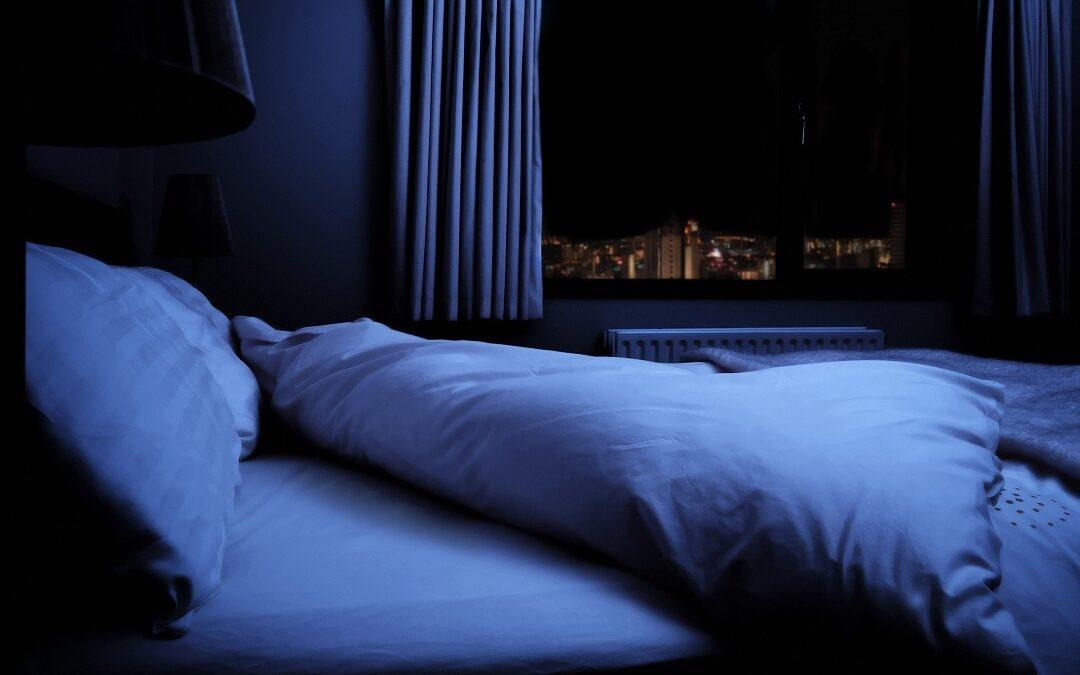 Cisza nocna w hotelu – czy zawsze obowiązuje?